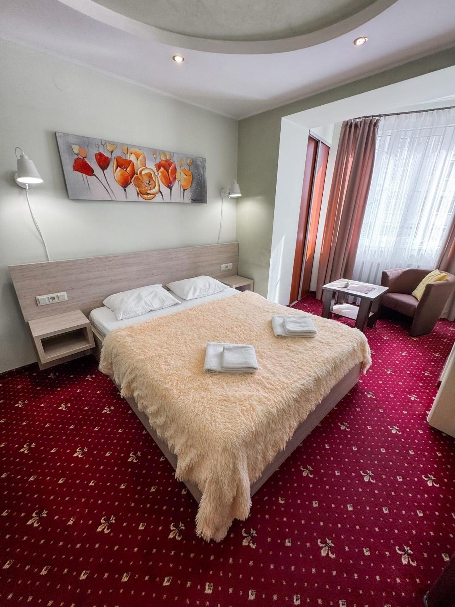 Apartments Deluxe Ivano-Frankivsk Luaran gambar