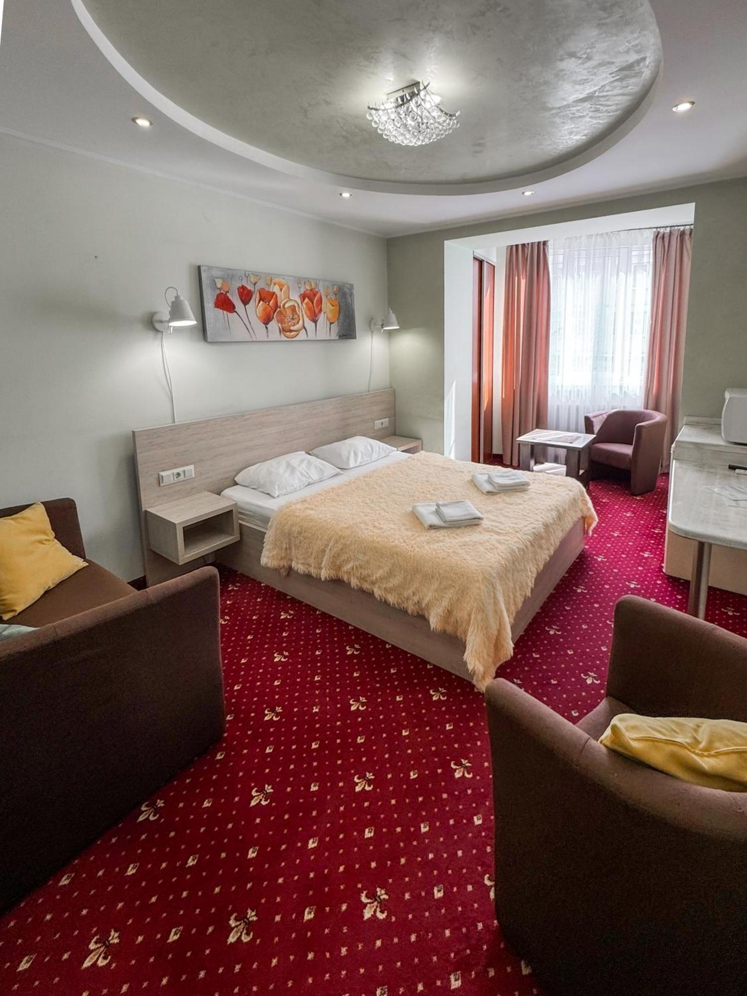 Apartments Deluxe Ivano-Frankivsk Luaran gambar