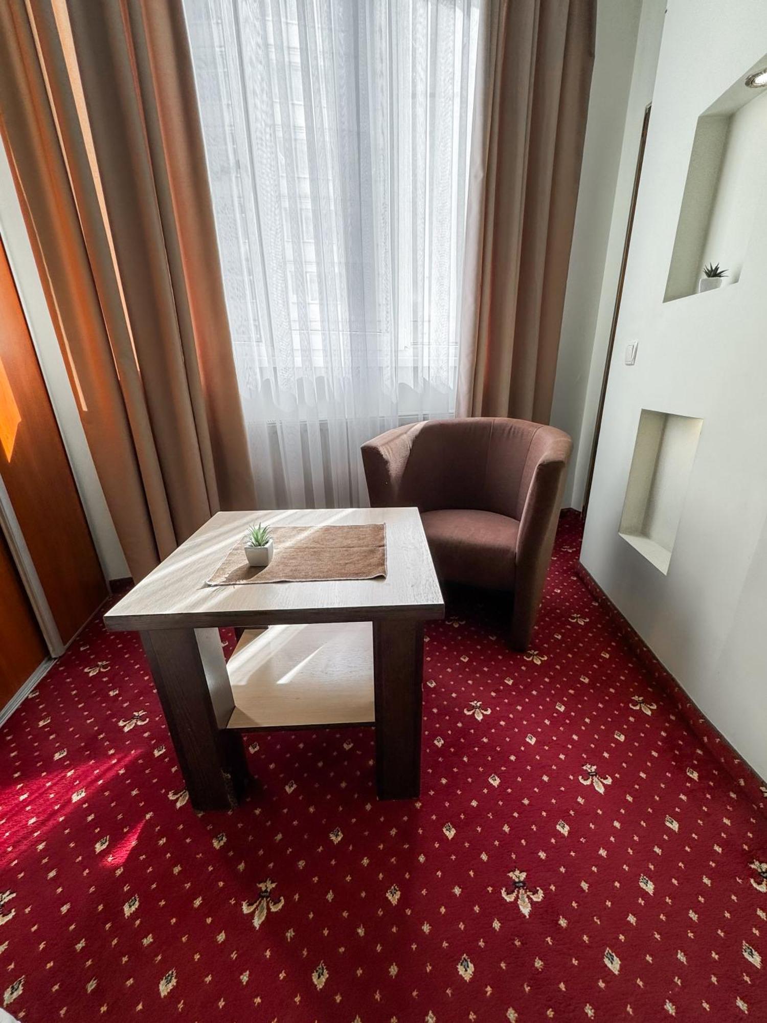 Apartments Deluxe Ivano-Frankivsk Luaran gambar