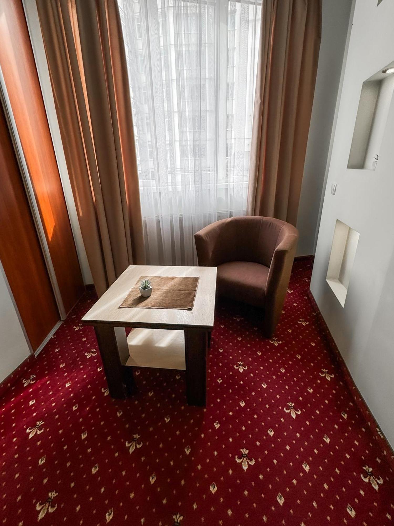 Apartments Deluxe Ivano-Frankivsk Luaran gambar