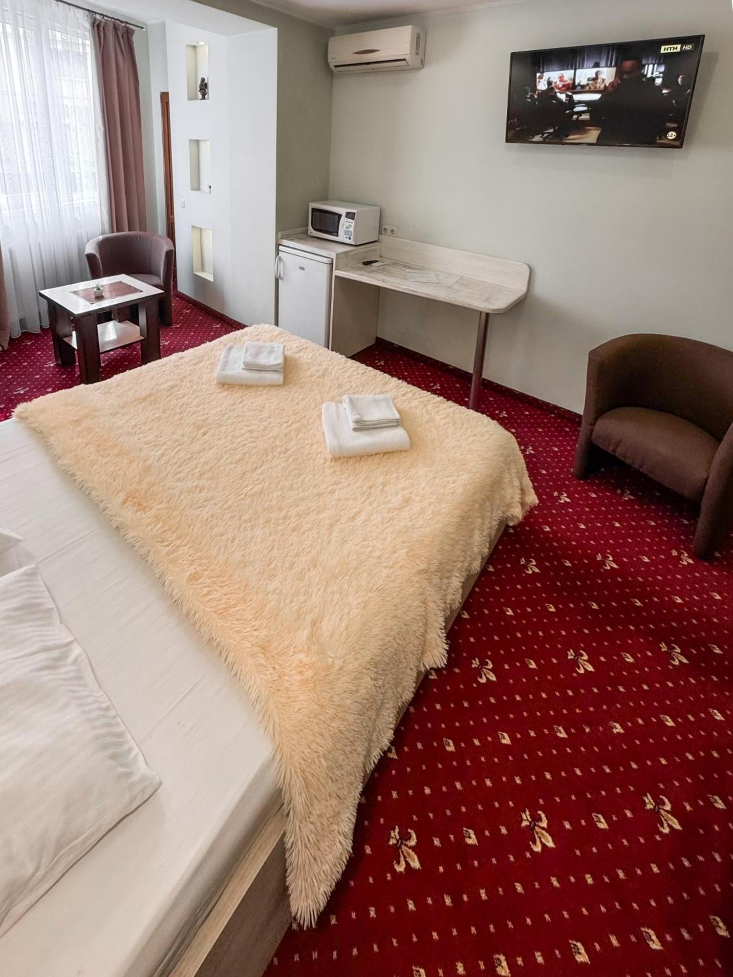 Apartments Deluxe Ivano-Frankivsk Luaran gambar