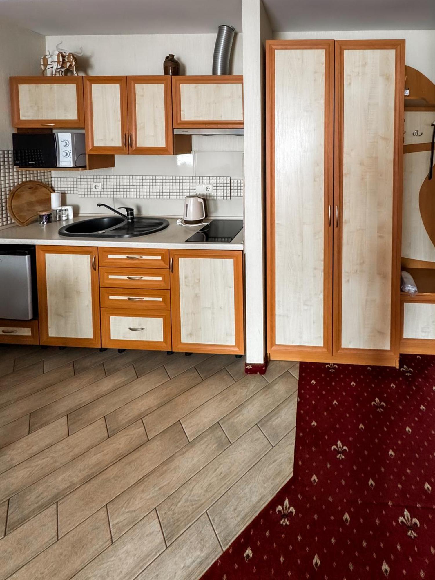Apartments Deluxe Ivano-Frankivsk Luaran gambar